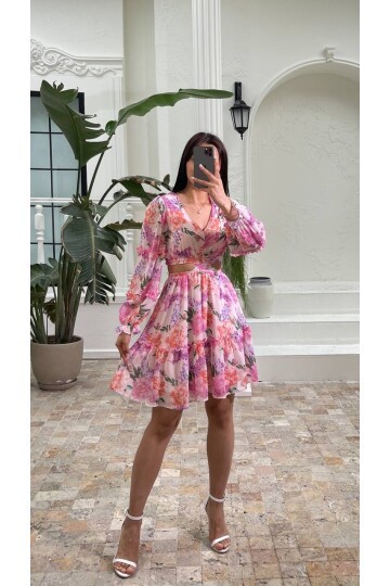 3222-PEMBE ÇİÇEK DESEN YANLARI AÇIK ELBİSE