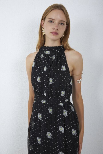 3242-Papatya Desenli Halter Yaka Maxi Elbise