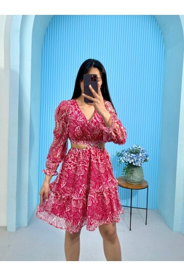 3256-PEMBE ÇİÇEK DESEN YANLARI AÇIK ELBİSE