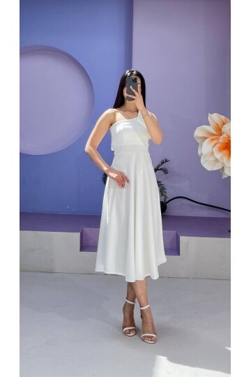 3443-BEYAZ TEK OMUZ FİYONK DETAY ELBİSE