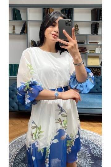 3485-BEYAZ YUVARLAK KEMER DETAY ALTI SULU ELBİSE