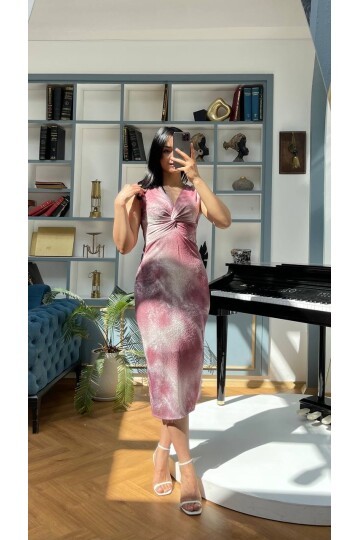 3510-PEMBE KARMAŞIK DESEN ÖNÜ DÜĞÜMLÜ ELBİSE