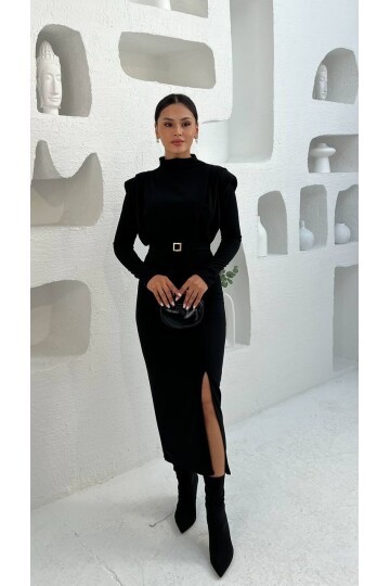 3587-SİYAH  BALIKÇI YAKA OMUZLARI PİLELİ KENDİNDEN TOKA KEMERLİ ELBİSE