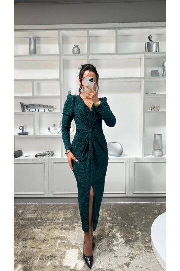 3633-ZÜMRÜT SİMLİ BÜZGÜ DETAYLI ELBİSE