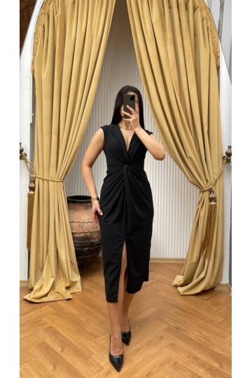 3698-SİYAH ÖNÜ BÜZGÜLÜ ELBİSE