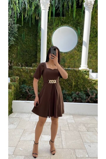 3712-KAHVERENGİ GOLD KEMER DETAYLI ELBİSE