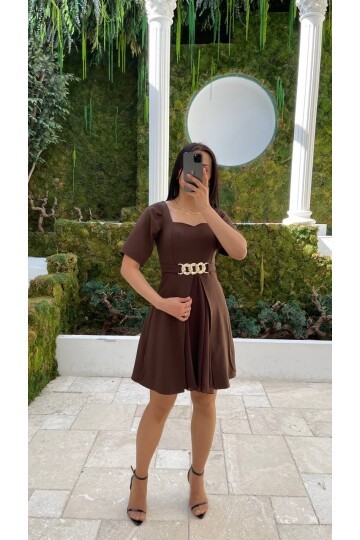 3712-KAHVERENGİ GOLD KEMER DETAYLI ELBİSE