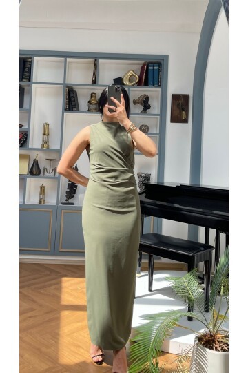 3714-HAKİ YANLARI DRAPELİ ELBİSE