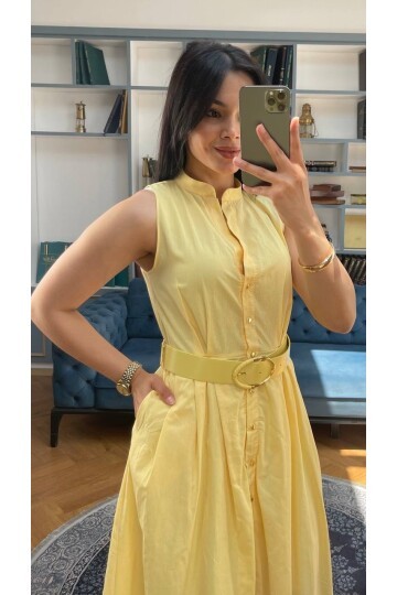 3747-SARI KEMERLİ SIFIR KOL ELBİSE