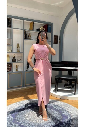 3755-PEMBE BÖBREK PENCERELİ TOKALI ELBİSE