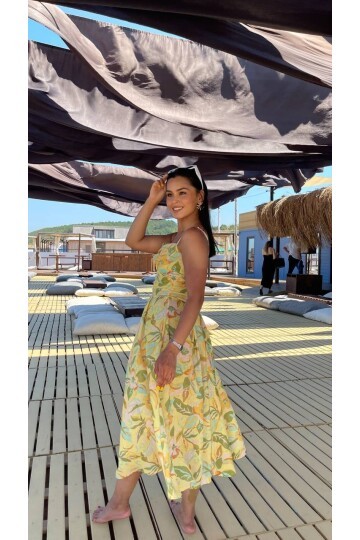 3786-SARI KETEN ÇİÇEKLİ DÜĞMELİ ELBİSE