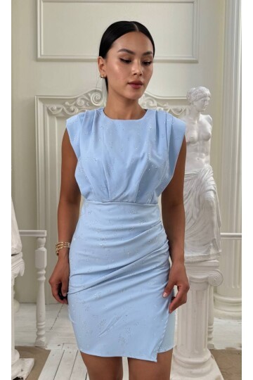 3794-MAVİ TAŞLI KISA ETEĞİ DRAPELİ ELBİSE