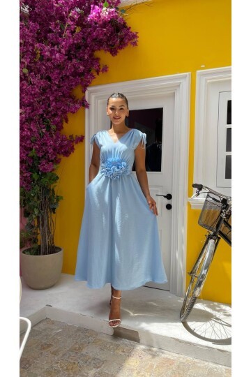 3798-MAVİ GÜL BROŞ DETAY ELBİSE