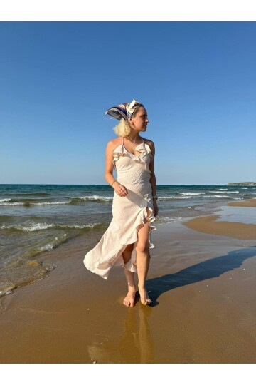 3802-BEJ YIRTMAÇ FIRFIR DETAY ELBİSE