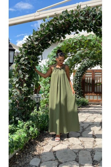 3807-HAKİ HALTER YAKA KRİNKIL KUMAŞ ELBİSE