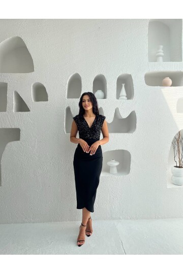 3820-SİYAH PUL PAYET KRUVAZE YAKA ELBİSE