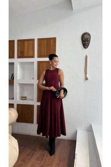 3825-BORDO SÜET KUMAŞ SIFIR KOL KİLOŞ ELBİSE