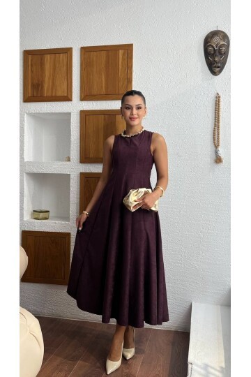 3825-MOR SÜET KUMAŞ SIFIR KOL KİLOŞ ELBİSE