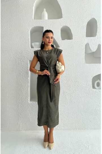 3842-HAKİ SÜET KUMAŞ KENDİNDEN KUŞAKLI ELBİSE