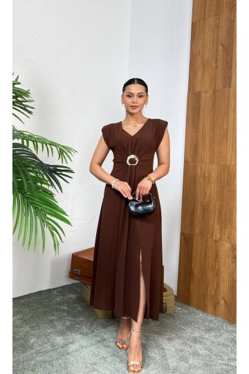 3865-KAHVERENGİ  SIFIR KOL VATKALI OLİPS TOKALI YIRTMAÇLI ELBİSE