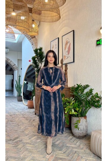 3878-LACİVERT ANVELOK DETAY ŞAL DESEN ELBİSE