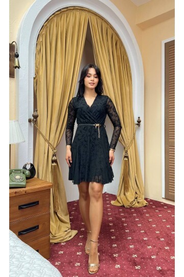 3894-SİYAH FLOK BASKI ANVELOK YAKA KISA ELBİSE