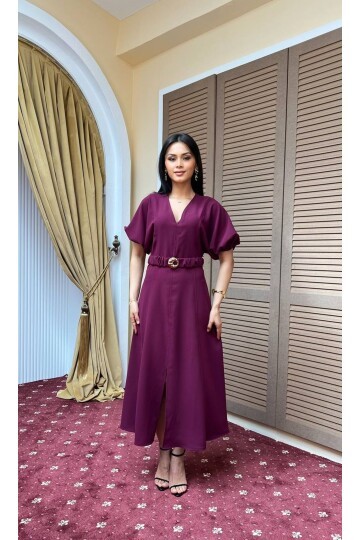 3909-BORDO DOUBLE KUMAŞ KENDİNDEN BROŞ KEMERLİ ELBİSE