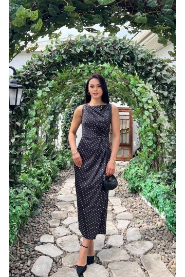 3937-SİYAH SATEN KUMAŞ PUANTİYE DRAPELİ ELBİSE