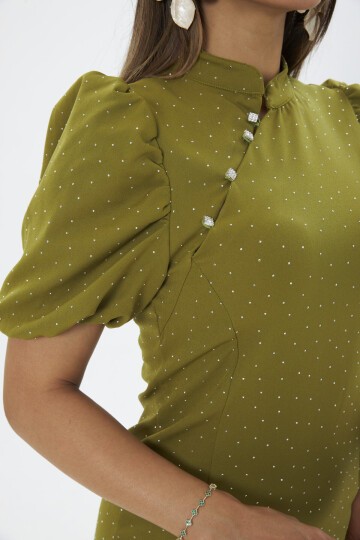 3957-Oliv Taş Detaylı Balon Kollu Yırtmaçlı Maxi Elbise