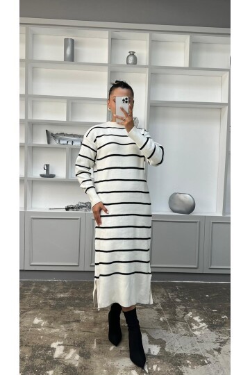 BEYAZ BİSİKLET YAKA ÇİZGİLİ TRİKO ELBİSE