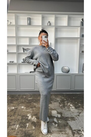 GRİ KOLLARI İNCİ DETAY ETEKLİ TAKIM