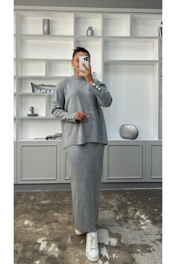 GRİ KOLLARI İNCİ DETAY ETEKLİ TAKIM